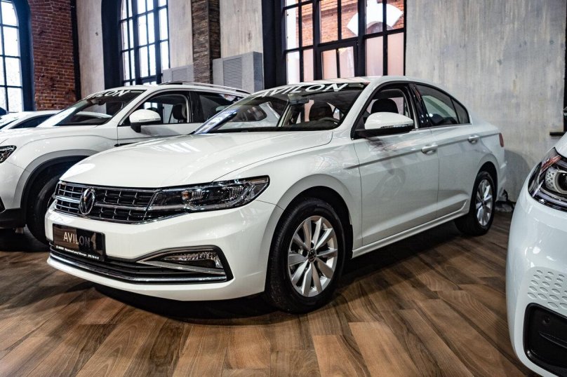 Китайский седан 2023