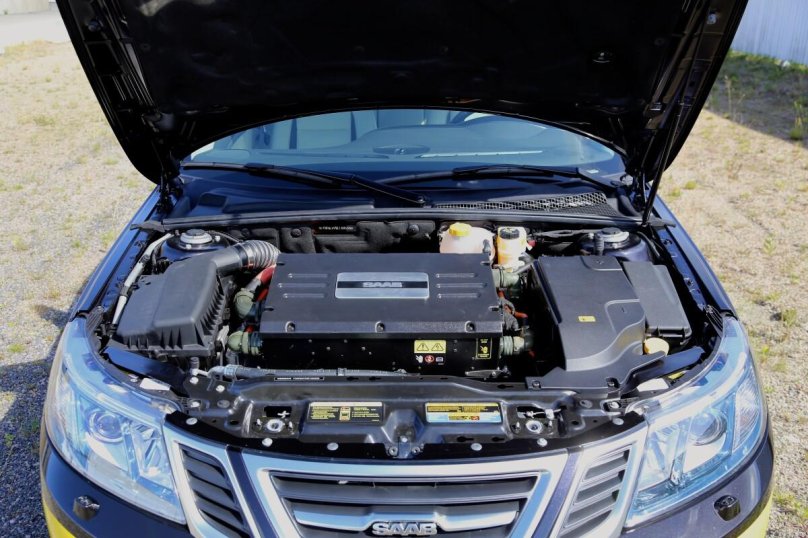 Капот Сааб 9-3