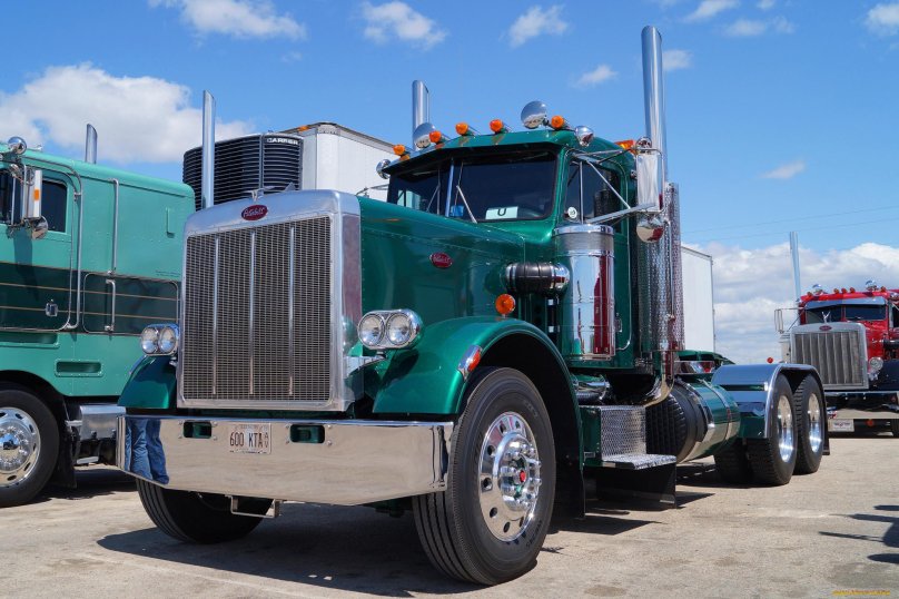 Седельный тягач Peterbilt 359