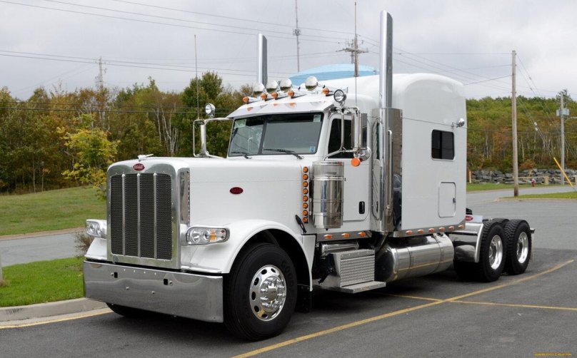 Тягач Петербилт 389