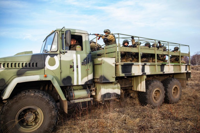 КРАЗ 6322 солдат