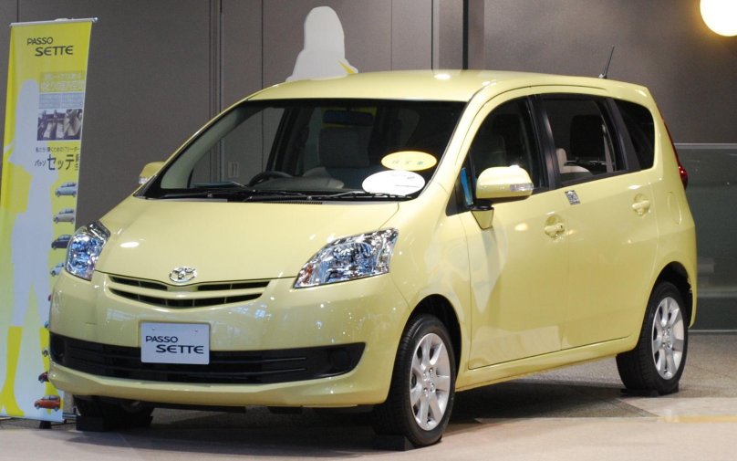 Toyota passo sette 2009