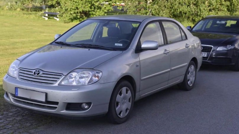 Королла е120 седан