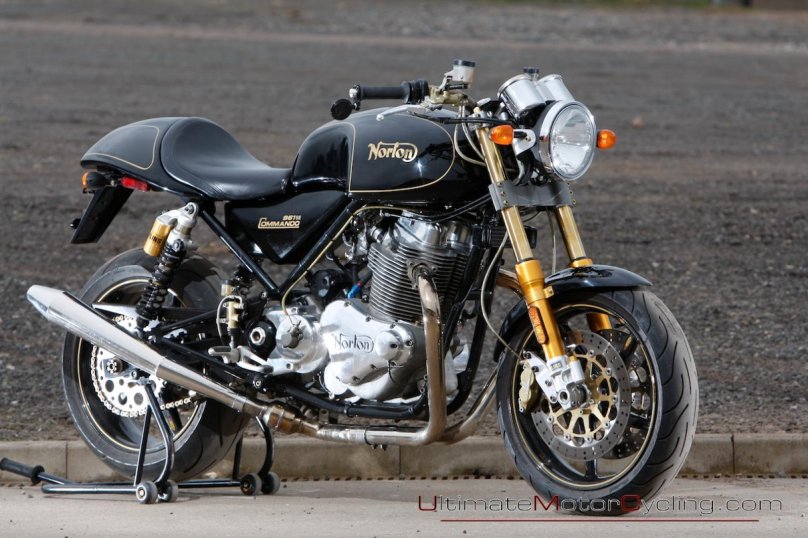 Norton Commando 961