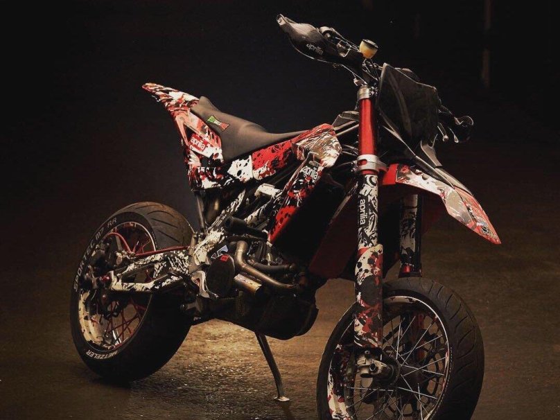 Мотард Aprilia 550