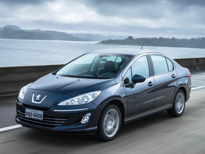 Peugeot 408 седан