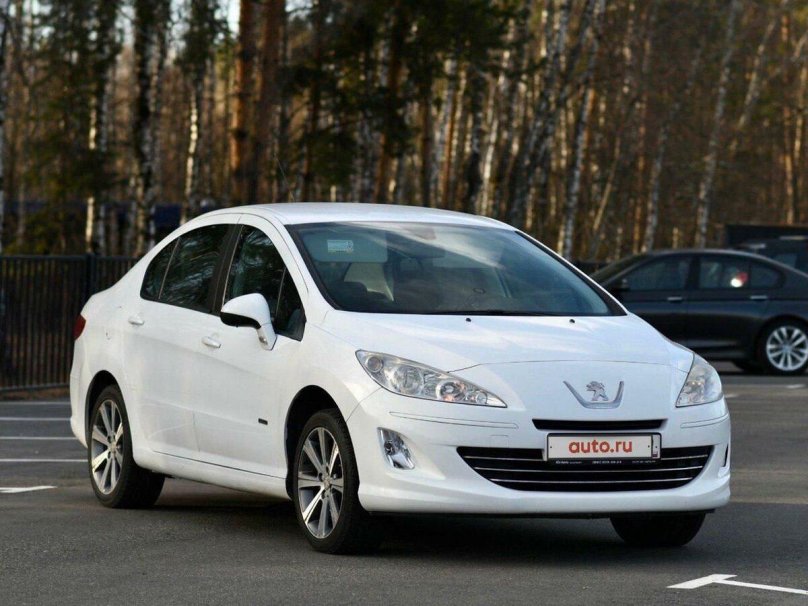 Пежо 408 2013 года