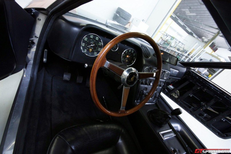 Lamborghini 350 gt салон