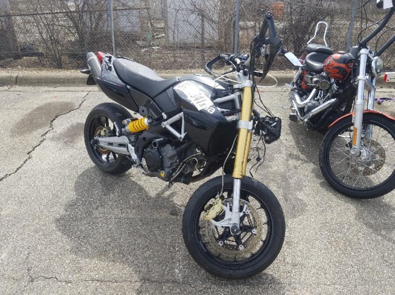 Машина Априлиа