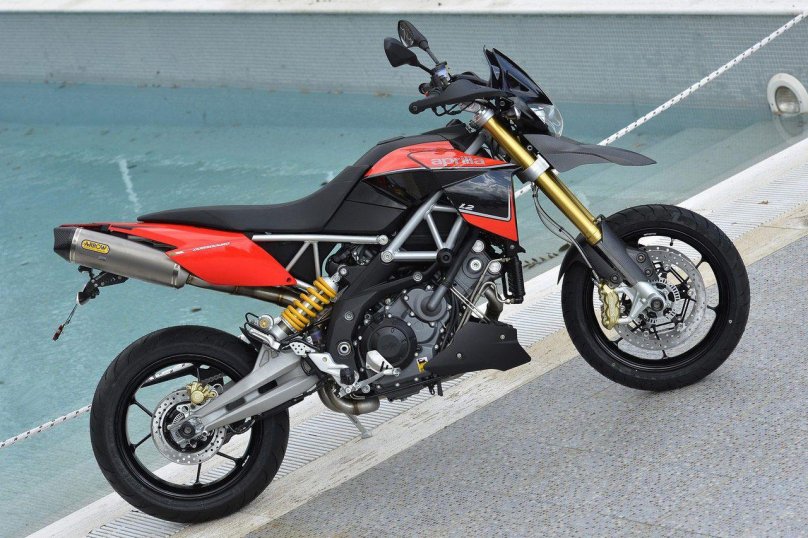 Aprilia Dorsoduro мотоцикл