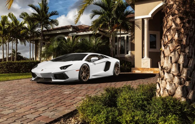 Lamborghini Aventador lp700-4 White