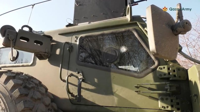 Обстрелянный броневик