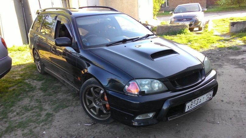 Toyota Caldina st215