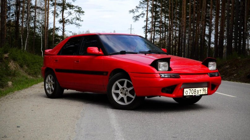 Мазда 323 хэтчбек слепая