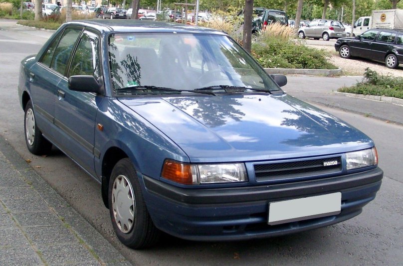 Mazda 323 bg