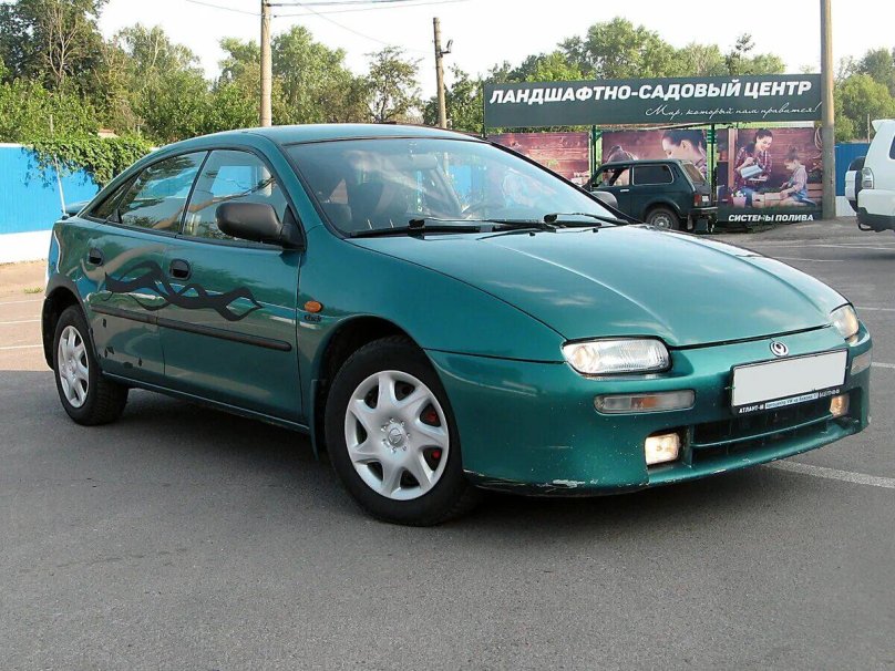Мазда 323 хэтчбек