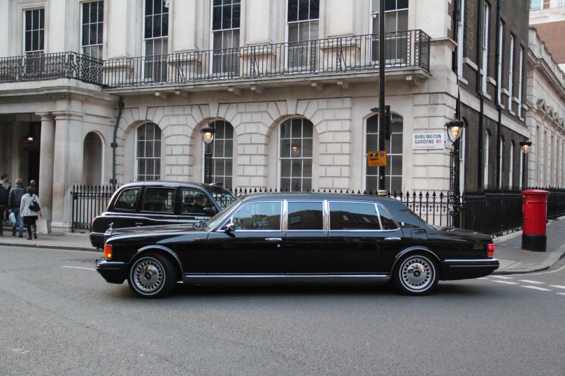 Bentley Arnage Mulliner Limousine