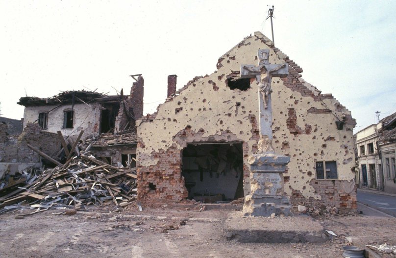 Разрушенный дом война Югославия