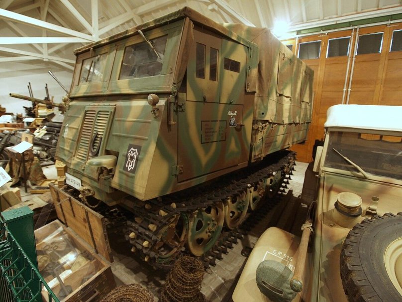 Немецкий гусеничный тягач трактор rso