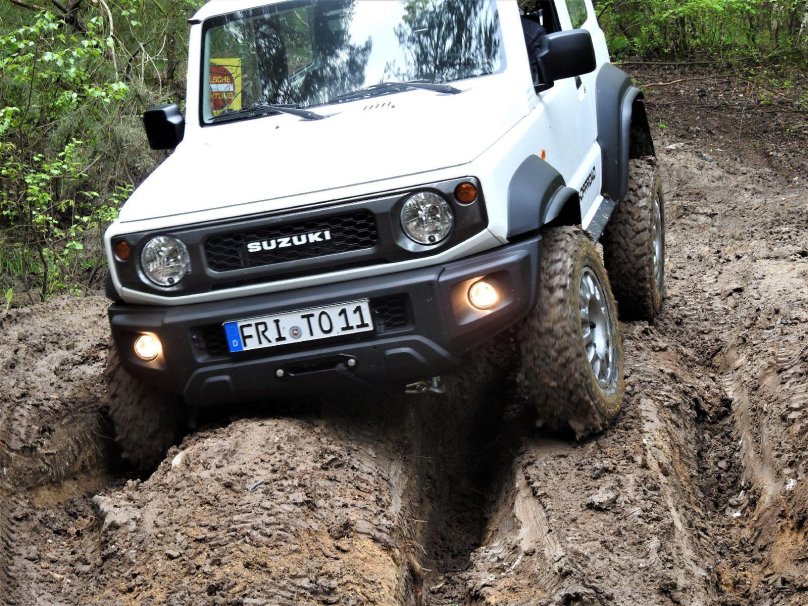 Suzuki Jimny оффроад