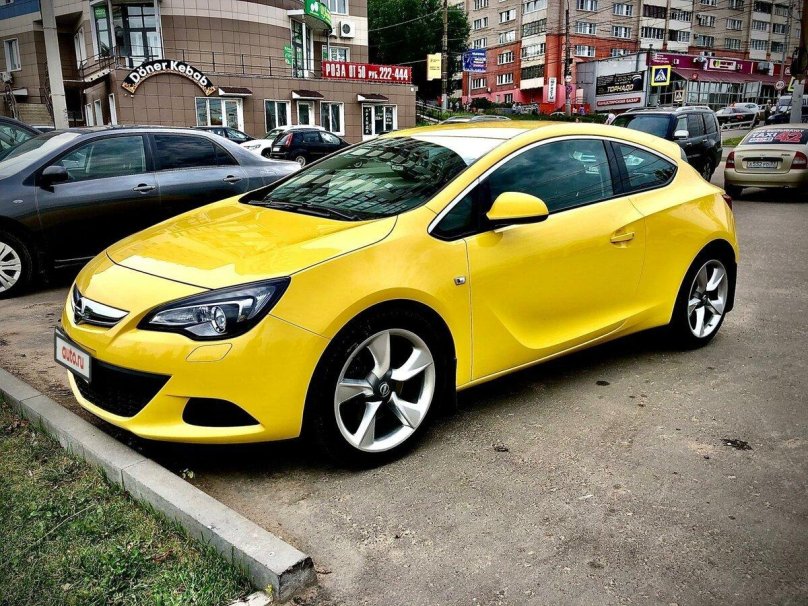 Opel Astra GTC 2015