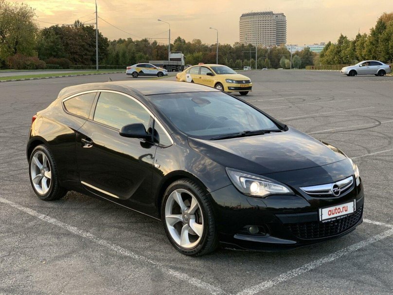 Опель Астра GTC 2012 черный