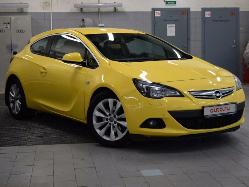 Опель Астра GTC 2014
