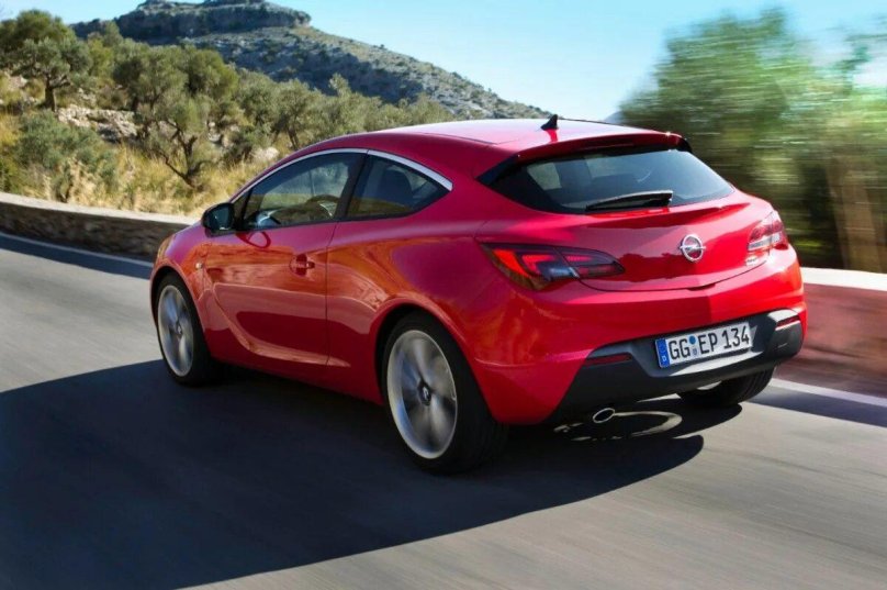 Opel Astra GTC 2011