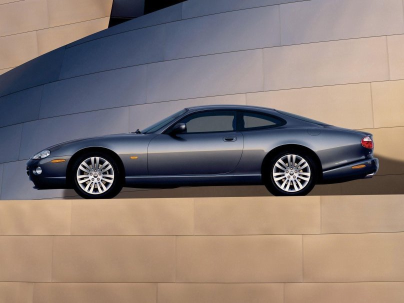 Ягуар XK Coupe