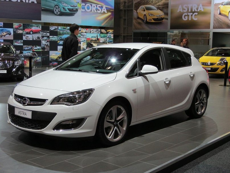 Opel Astra 2012