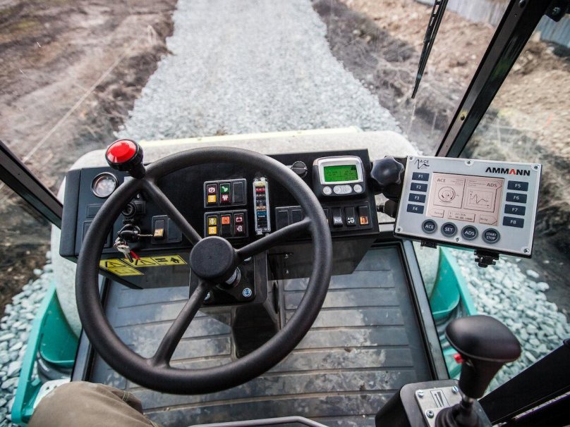 Каток дорожный грунтовый Ammann ASC 110d