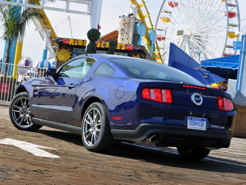 Форд Мустанг gt 2010