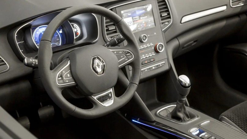 Рено Меган 4 хэтчбек салон