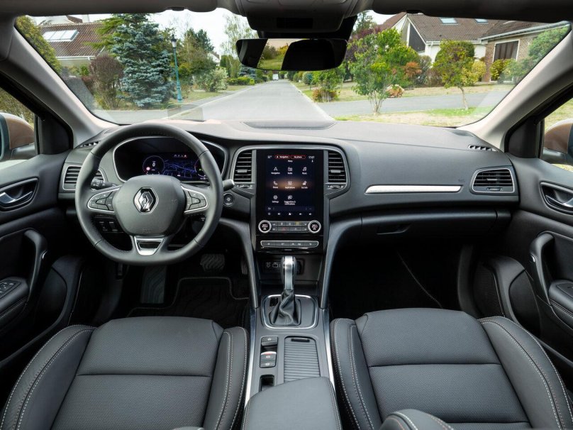 Рено Меган 4 седан салон