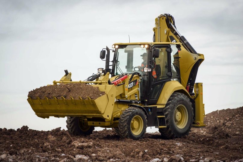 Катерпиллер 426f2