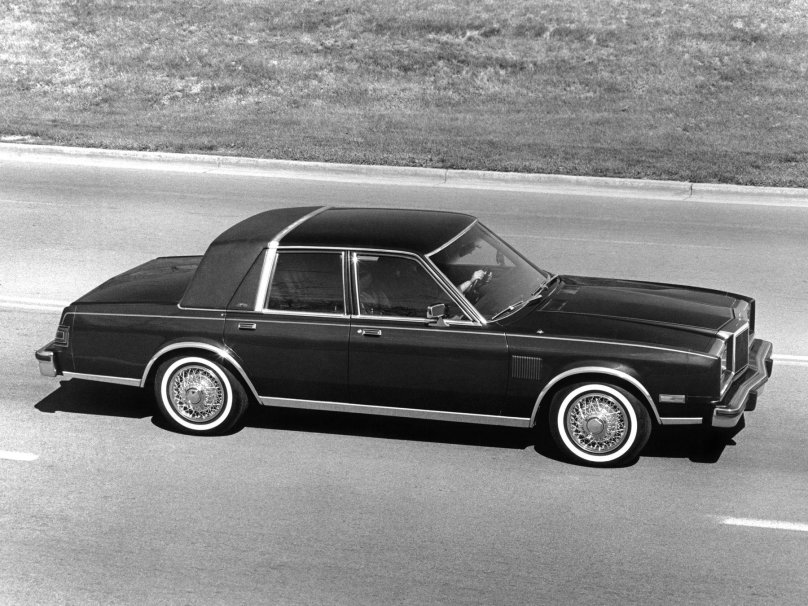 Chrysler New Yorker Fifth Avenue 1982