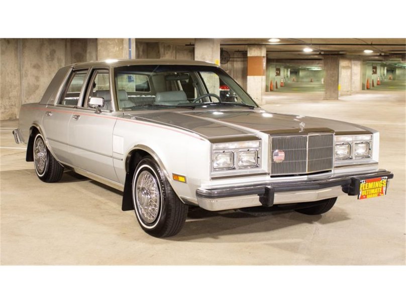 Chrysler Fifth Avenue 1985