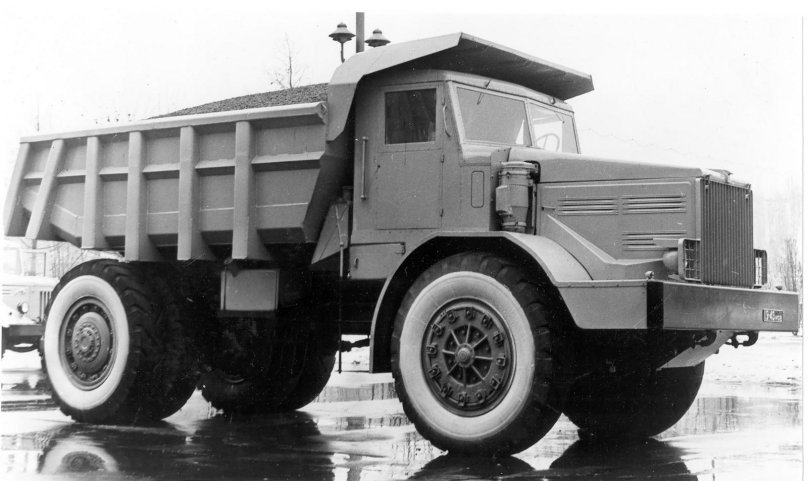 МАЗ-525 самосвал