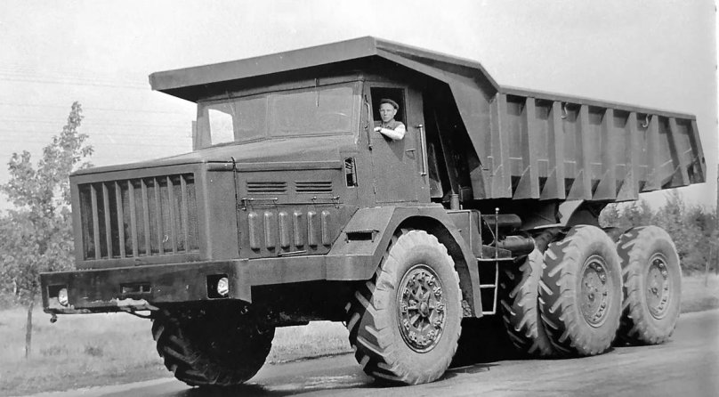 МАЗ-530 карьерный самосвал