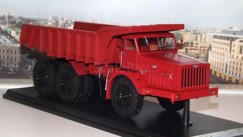 МАЗ-530 самосвал