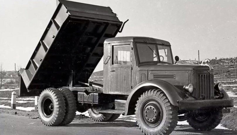 МАЗ-205 самосвал