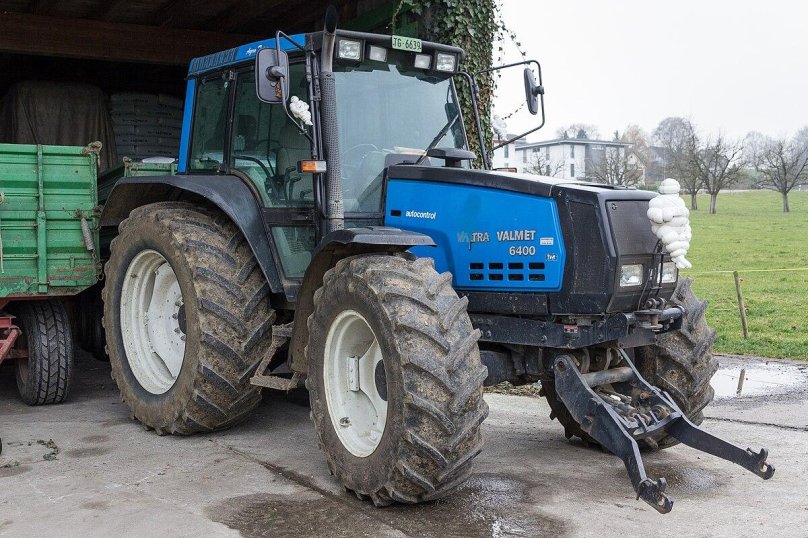 Трактор Валмет 6400