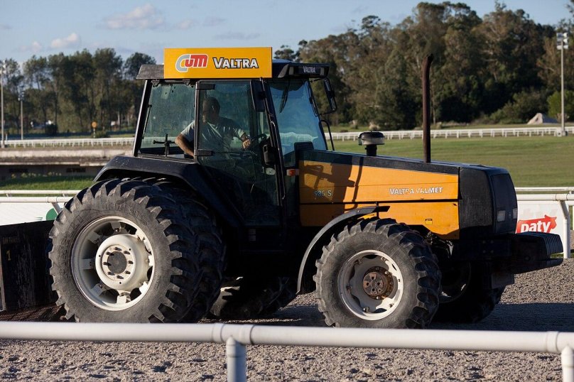 Трактор Валмет