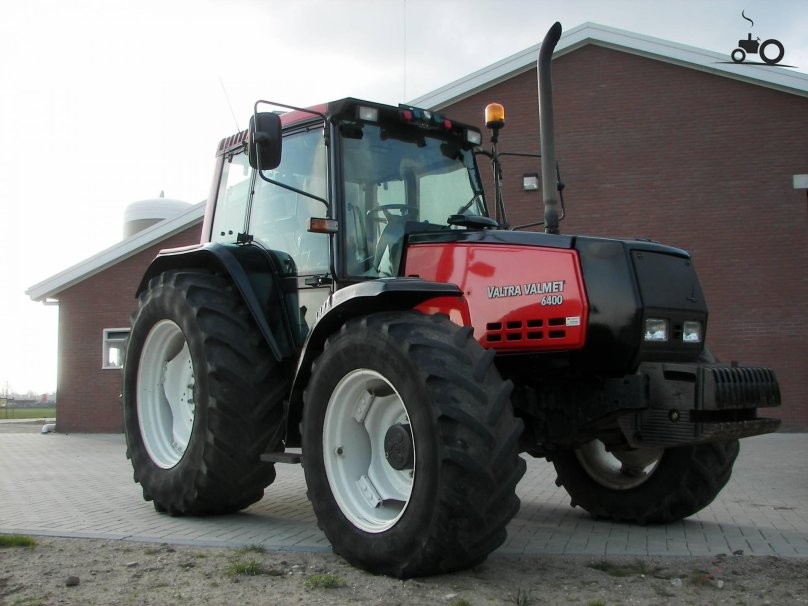 Трактор Valmet 8100
