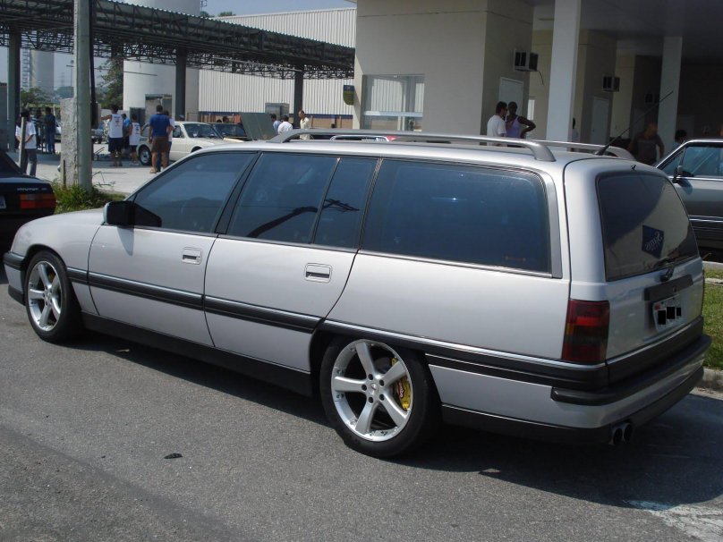 Опель Омега универсал 1992