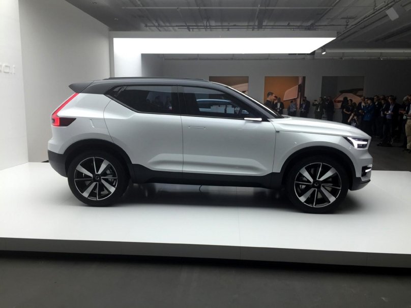 XC 40 серо-коричневый