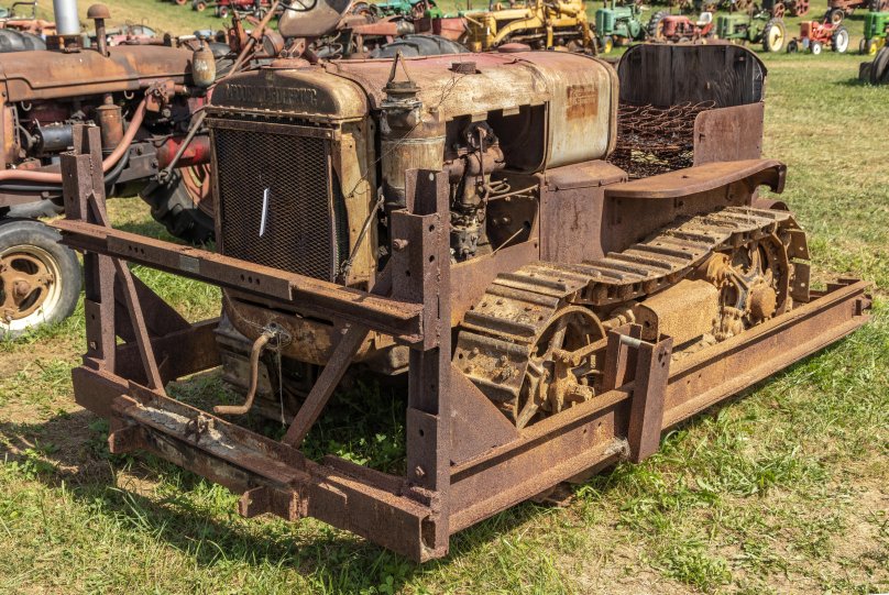 MCCORMICK-Deering Crawler tractor