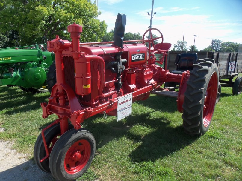MCCORMICK farmall 430