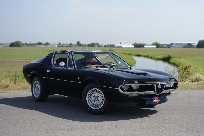 Alfa Romeo Montreal