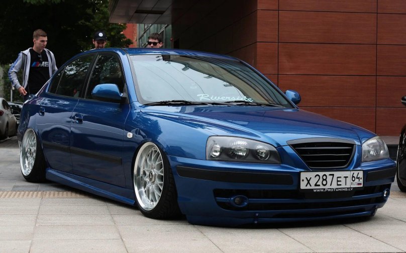 Hyundai Elantra XD stance